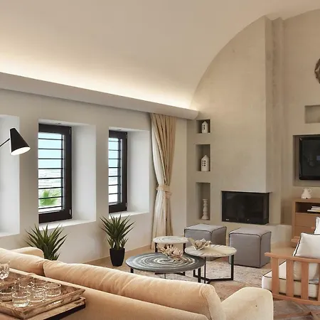 Villa Irene's Fira (Santorini)